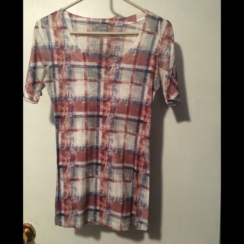 Vneck short sleeve from Buckle